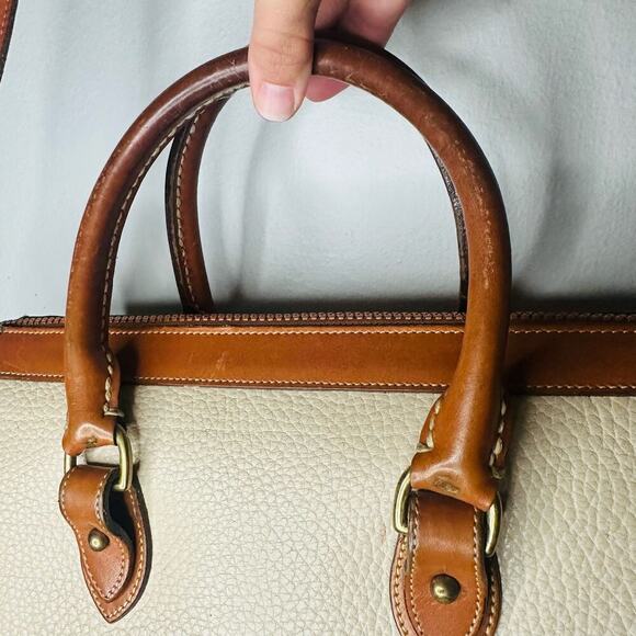 Vintage DOONEY & BOURKE Bone White Tan 1980s Leather Crossbody Straps Handbag - Picture 9 of 14